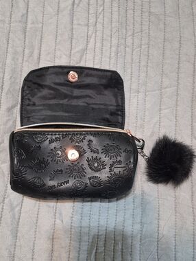 Mary Kay Cosmetic Bag With Thirty-One Pom Charm